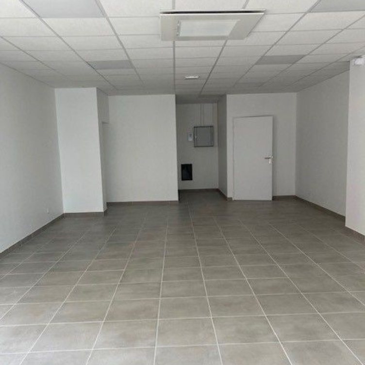 local commercial cassin besancon 3